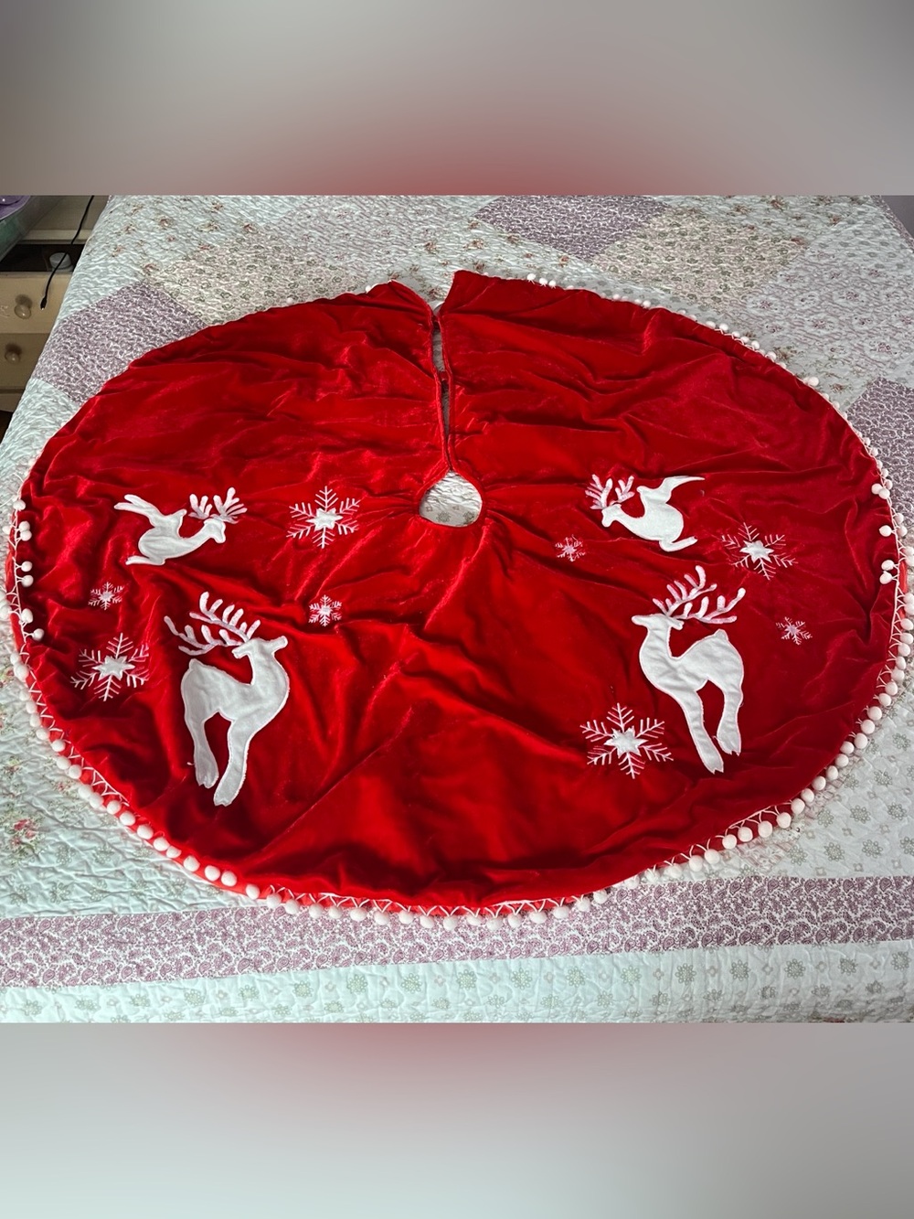 Red velvet Tree skirt
